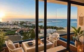 La coline vue sur mer Uniquement les familles